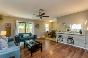 The Red Door Sunflower - Updated Home in Houston